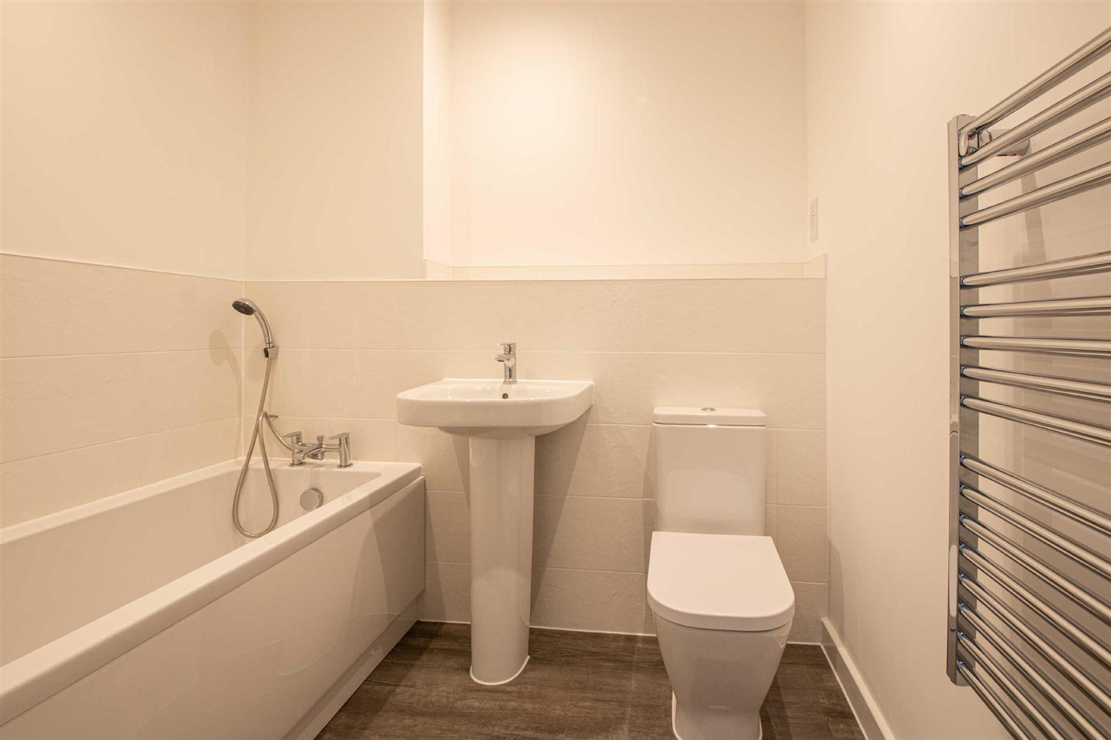 3 bed property in 6 Canal Street, Milton Keynes